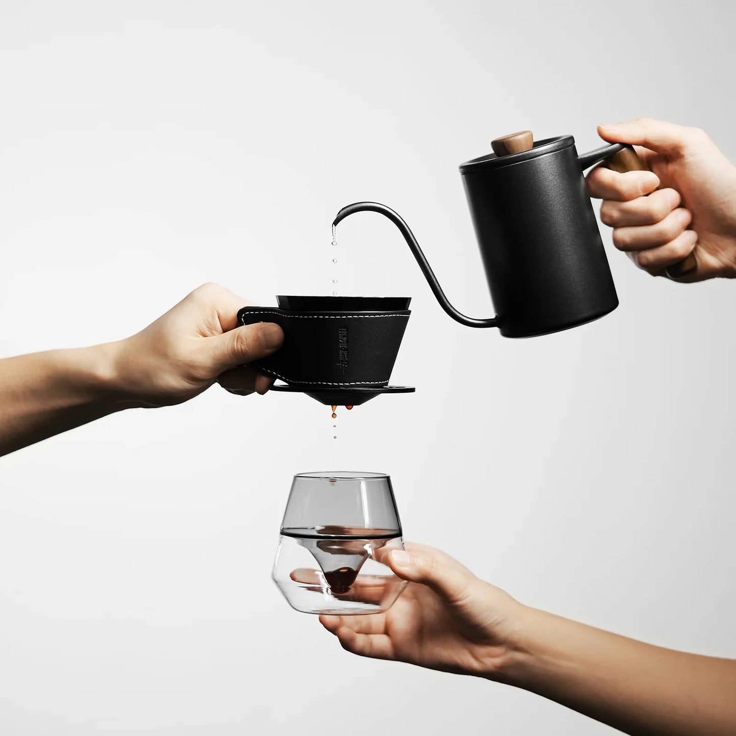MHW-3BOMBER Meteorite Anodized Aluminum Pour-Over Dripper [FC6555B]