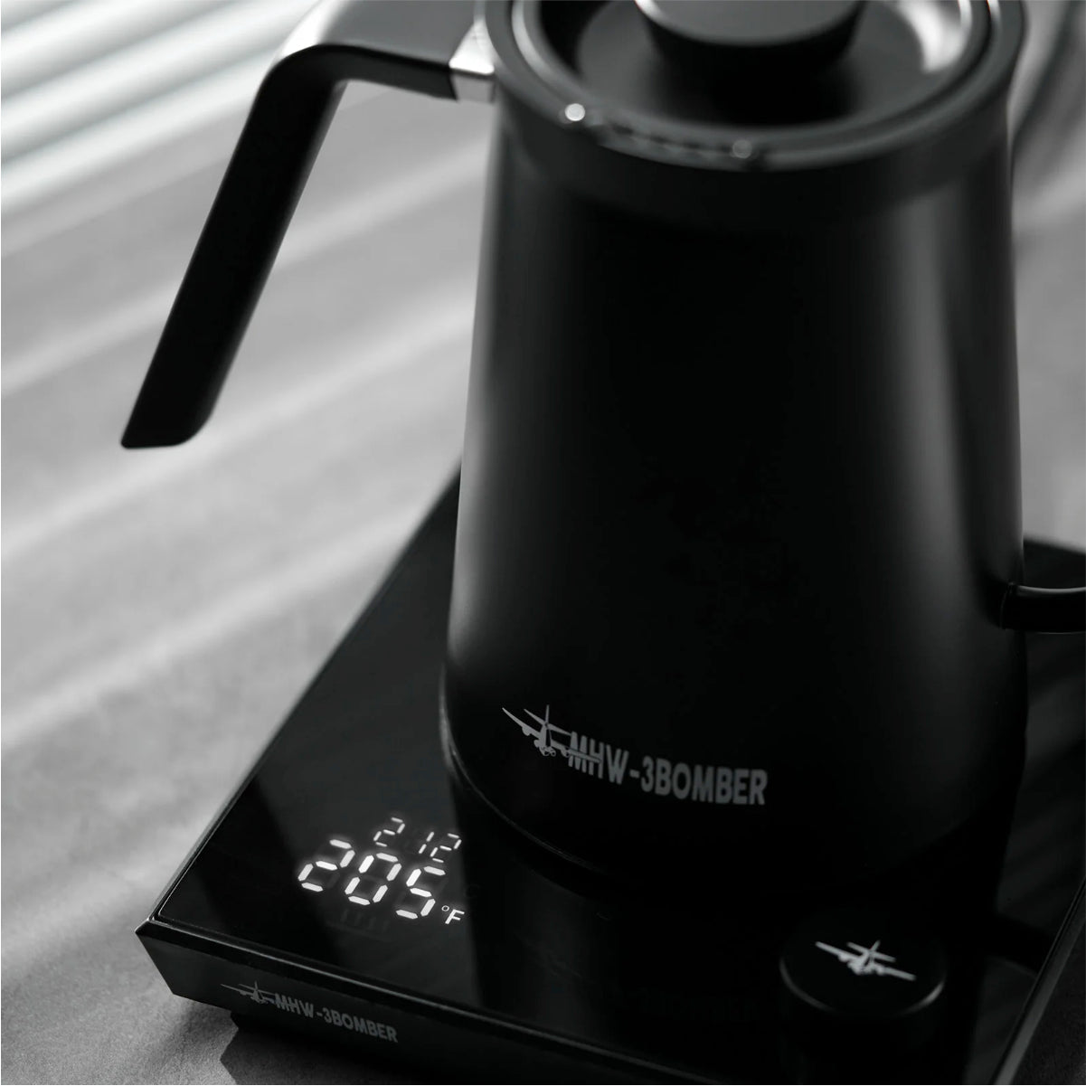 [Discontinued] MHW-3BOMBER Assassin Gooseneck Electric Kettle (Black)