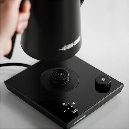 [Discontinued] MHW-3BOMBER Assassin Gooseneck Electric Kettle (Black)