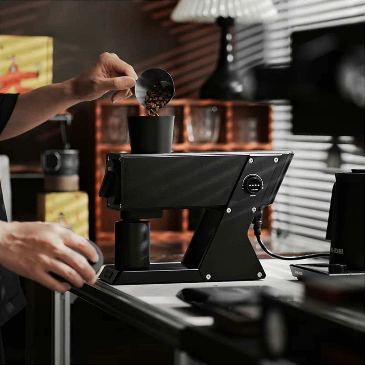 MHW-3BOMBER F74 Navigator Electric Coffee Grinder (Black) [G7056-OS]